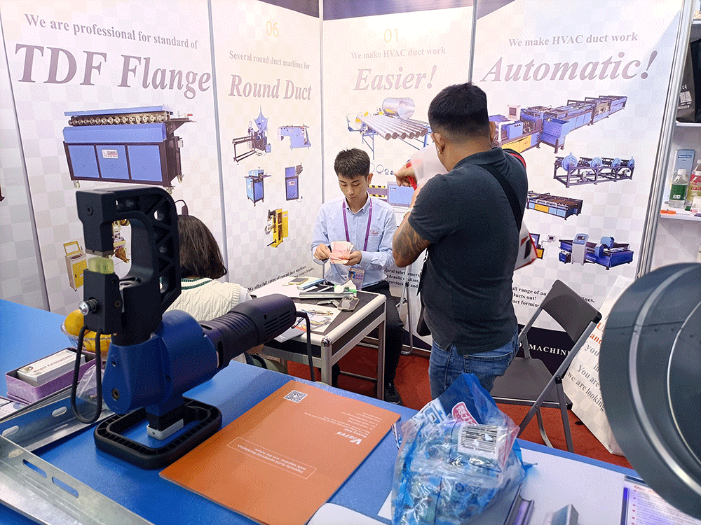 第134屆廣交會(huì)國(guó)外客戶現(xiàn)場(chǎng)付設(shè)備定金